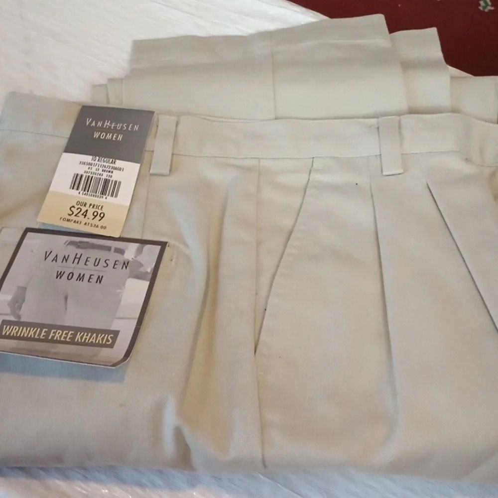 Vanheusen women size 10 wrinkle free khakis nwt (Mgs187)